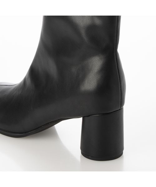 Fin（フィン）の「スクエアトゥ丸ヒールブーツ【低反発スポンジ入り】（ブーツ・レディース・ブラック/アイボリー・LL/S/M/L）」の7枚目の写真