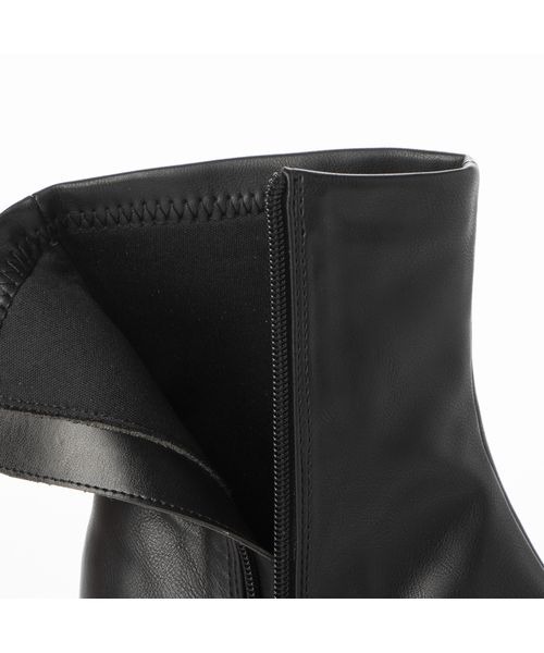 Fin（フィン）の「スクエアトゥ丸ヒールブーツ【低反発スポンジ入り】（ブーツ・レディース・ブラック/アイボリー・LL/S/M/L）」の8枚目の写真