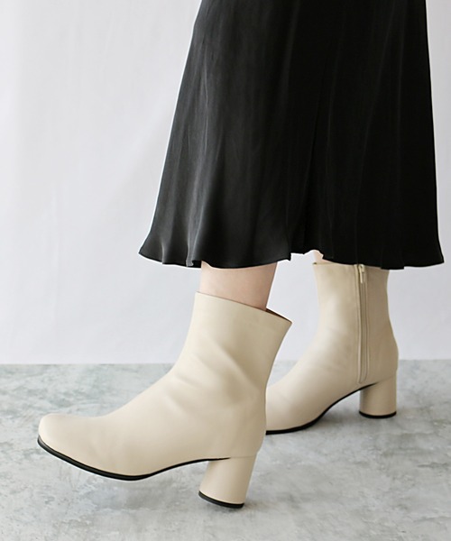 Fin（フィン）の「スクエアトゥ丸ヒールブーツ【低反発スポンジ入り】（ブーツ・レディース・ブラック/アイボリー・LL/S/M/L）」の9枚目の写真