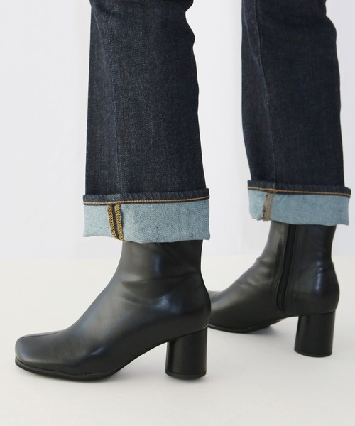 Fin（フィン）の「スクエアトゥ丸ヒールブーツ【低反発スポンジ入り】（ブーツ・レディース・ブラック/アイボリー・LL/S/M/L）」の16枚目の写真