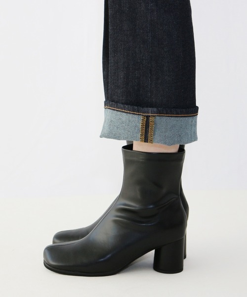 Fin（フィン）の「スクエアトゥ丸ヒールブーツ【低反発スポンジ入り】（ブーツ・レディース・ブラック/アイボリー・LL/S/M/L）」の13枚目の写真