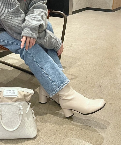 Fin（フィン）の「スクエアトゥ丸ヒールブーツ【低反発スポンジ入り】（ブーツ・レディース・ブラック/アイボリー・LL/S/M/L）」の21枚目の写真