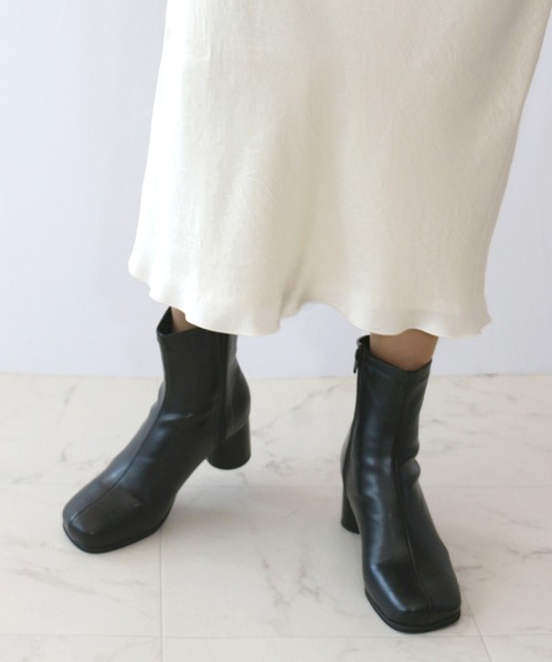 Fin（フィン）の「スクエアトゥ丸ヒールブーツ【低反発スポンジ入り】（ブーツ・レディース・ブラック/アイボリー・LL/S/M/L）」の20枚目の写真