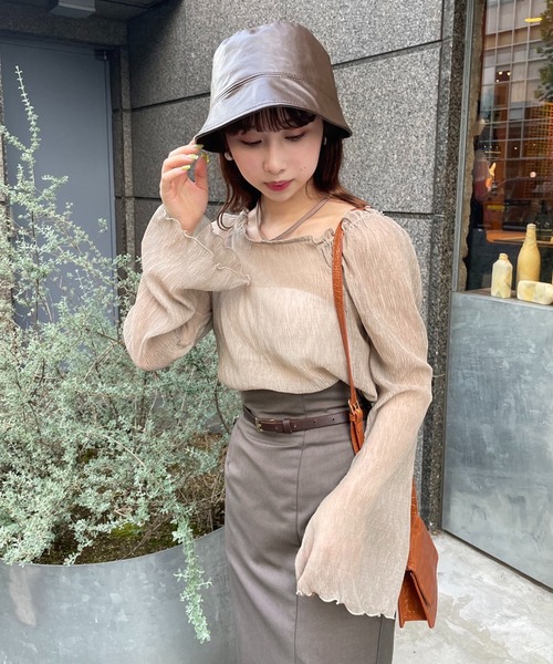 one after another NICE CLAUP（ワンアフターアナザーナイスクラップ）の「前後2WAYシアープリーツトップス（シャツ/ブラウス・レディース・アイボリー/ブラック/モカ/ベージュ系その他・FREE）」の14枚目の写真