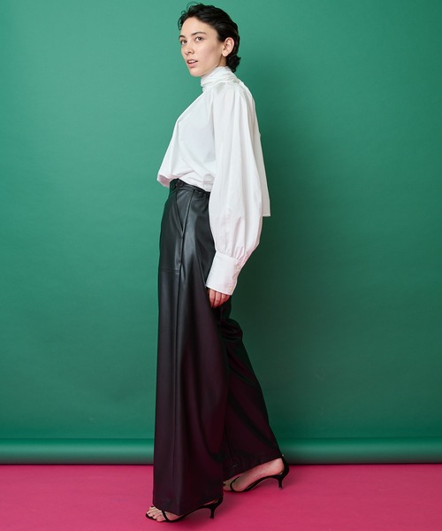 Whim Gazette(ウィムガゼット)の「【THE PAUSE】フェイクレザーワイドパンツ(その他パンツ・レディース・ブラック/キャメル・FREE)」の10枚目の写真
