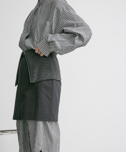 KBF（ケイビーエフ）の「ターンバックミニスカート（スカート・レディース・チャコールグレー/ベージュ系その他・ONE）」の3枚目の写真