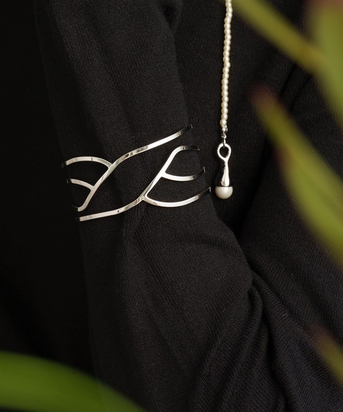 ANOH（アノー）の「モチーフバングル（バングル/リストバンド・レディース・シルバー/ゴールド・FREE）」の6枚目の写真