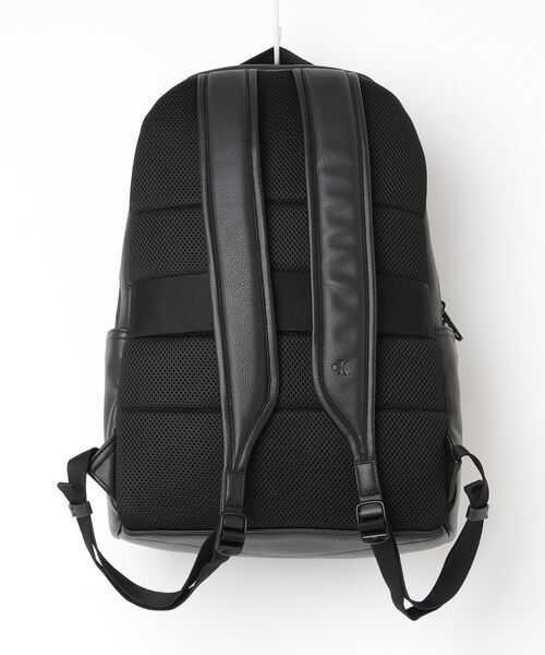 Calvin Klein Jeans(カルヴァンクラインジーンズ)の「Calvin Klein Jeans(カルバンクラインジーンズ)MICRO PEBBLE CAMPUS BP43(バックパック/リュック・メンズ・ブラック・F)」の2枚目の写真