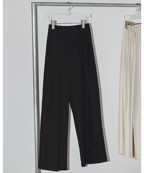 TODAYFUL(トゥデイフル)の「タックツイルトラウザース(チノパンツ・レディース・ブラック/ピンクベージュ/キナリ/ベージュ・36inch/38inch)」の9枚目の写真