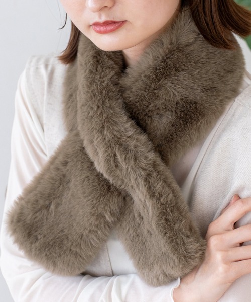 VitaFelice（ヴィータフェリーチェ）の「差し込みフェイクファーティペット（マフラー・レディース・モカ/アイボリー/ブラウン系その他/ライトグレー/ライトベージュ/チャコール/ベージュ系その他2/ベージュ系その他/ホワイト系その他・FREE）」の6枚目の写真