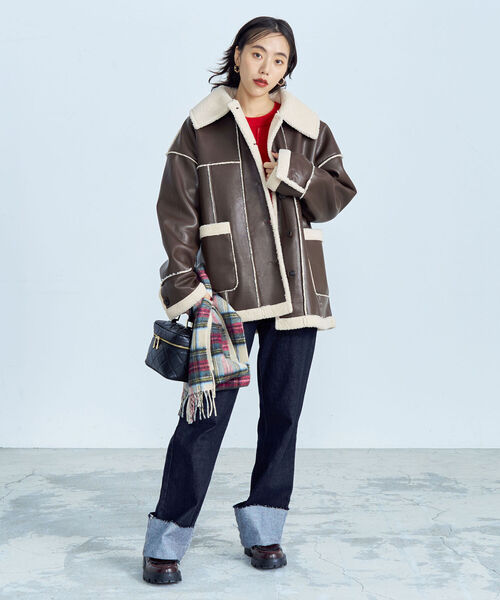 fredy emue（フレディエミュ）の「フェイクムートン ボアブルゾン（ムートンコート・レディース・ブラウン/ブラック・38）」の11枚目の写真