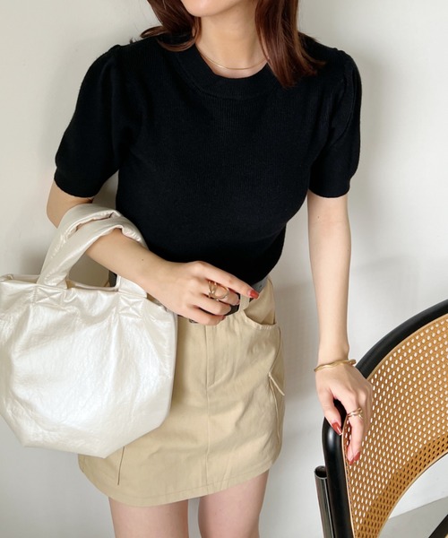 CLEA（クレア）の「パフスリーブコンパクトリブニット（Tシャツ/カットソー・レディース・アイボリー/カーキ/ブラック・FREE）」の16枚目の写真