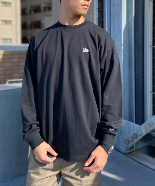 NEW ERA(ニューエラ)の「【ムラサキスポーツ別注】NEW ERA/ニューエラ オーバーサイズ バックプリントロンT クルーネックTシャツ/吸汗速乾 UVカット PA LS OS TEE PFMC VERT LOGO/13697253/13697254/13697255(Tシャツ/カットソー・メンズ・ブラック×ブルー/ホワイト/ブラック×ホワイト・M/L/XL/XXL)」の12枚目の写真