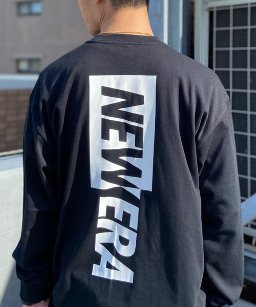 NEW ERA(ニューエラ)の「【ムラサキスポーツ別注】NEW ERA/ニューエラ オーバーサイズ バックプリントロンT クルーネックTシャツ/吸汗速乾 UVカット PA LS OS TEE PFMC VERT LOGO/13697253/13697254/13697255(Tシャツ/カットソー・メンズ・ブラック×ブルー/ホワイト/ブラック×ホワイト・M/L/XL/XXL)」の17枚目の写真