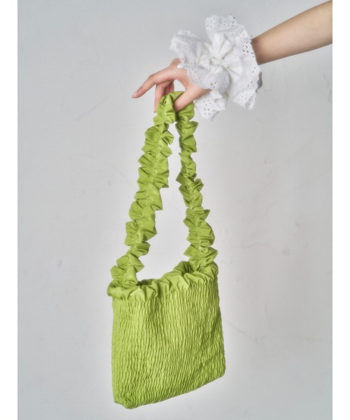 WC(ダブル シー)の「フリルシャーリングショルダー(ショルダーバッグ・レディース・グリーン/ブラック/アイボリー・FREE)」の11枚目の写真