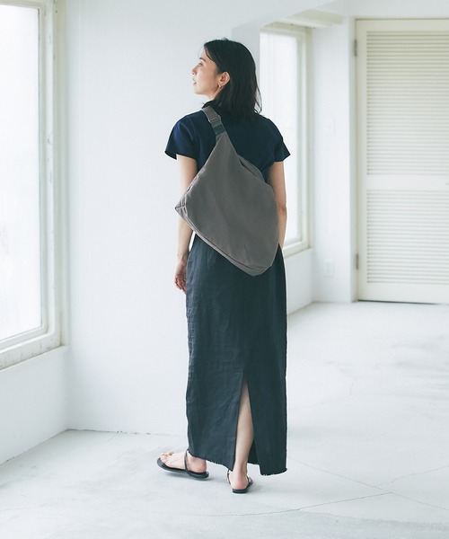 RIVE DROITE(リヴドロワ)の「コンパクトサイズになって登場/スーピマコットンコンパクトTシャツ(Tシャツ/カットソー・レディース・ネイビー/オフホワイト/ブラウン・FREE)」の11枚目の写真