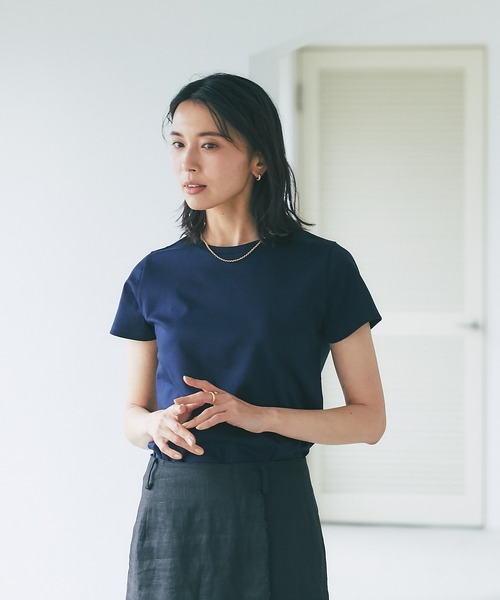 RIVE DROITE(リヴドロワ)の「コンパクトサイズになって登場/スーピマコットンコンパクトTシャツ(Tシャツ/カットソー・レディース・ネイビー/オフホワイト/ブラウン・FREE)」の4枚目の写真
