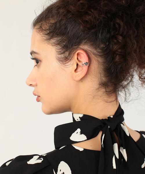 To b. by agnes b.(トゥービーバイアニエスベー)の「WT91 EAR CUFF ハートイヤーカフ(イヤリング・レディース・シルバー系その他・FREE)」の2枚目の写真