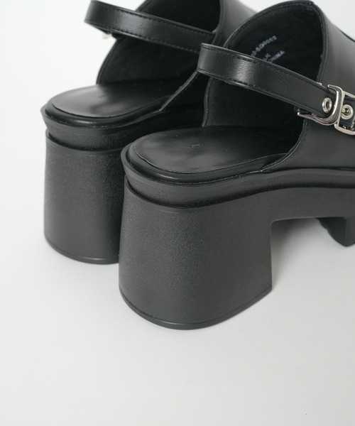 WEGO（ウィゴー）の「WEGO/ボリュームバルキーサンダル（サンダル・レディース・グレー/ブラック・MEDIUM/LARGE）」の15枚目の写真