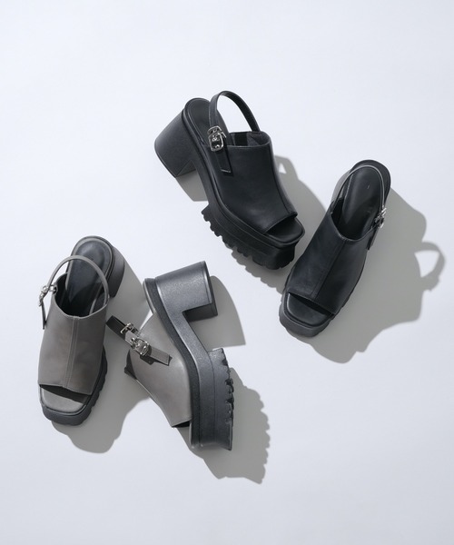 WEGO（ウィゴー）の「WEGO/ボリュームバルキーサンダル（サンダル・レディース・グレー/ブラック・MEDIUM/LARGE）」の6枚目の写真