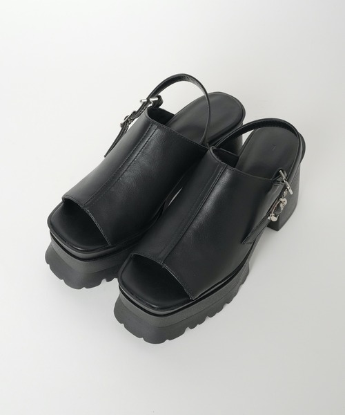 WEGO（ウィゴー）の「WEGO/ボリュームバルキーサンダル（サンダル・レディース・グレー/ブラック・MEDIUM/LARGE）」の8枚目の写真