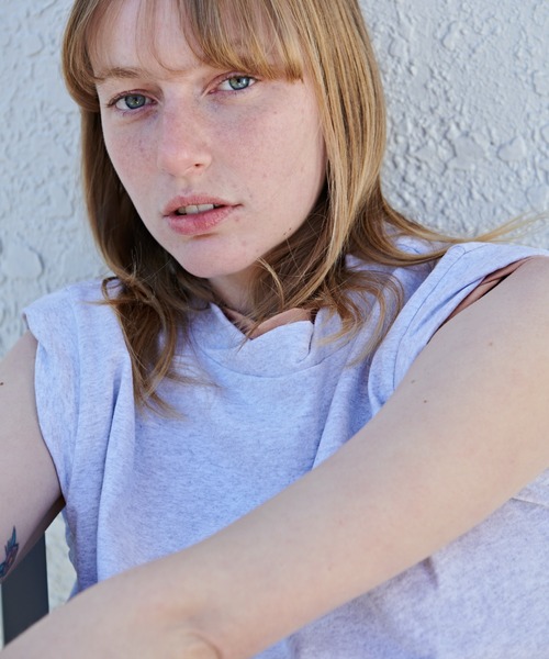 kha:ki(カーキ)の「「KHA:KI / カーキ」TWIST DETAIL TOP(Tシャツ/カットソー・レディース・ホワイト/オレンジ/カーキ/アッシュ・1)」の5枚目の写真