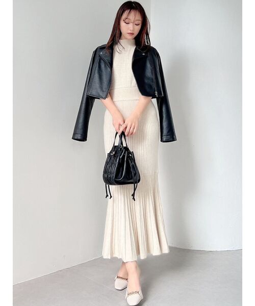 RESEXXY（リゼクシー）の「シャーリングコンパクトバッグ（ハンドバッグ・レディース・ブラック/ブラウン/アイボリー・FREE）」の10枚目の写真