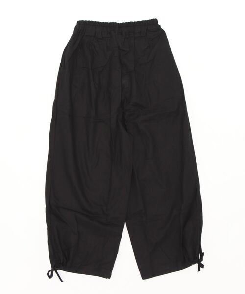 aimoha(アイモハ)の「ゆったりタック入りワイドパンツ(カーゴパンツ・レディース・ブラック/ベージュ・LARGE/MEDIUM/X-LARGE)」の3枚目の写真