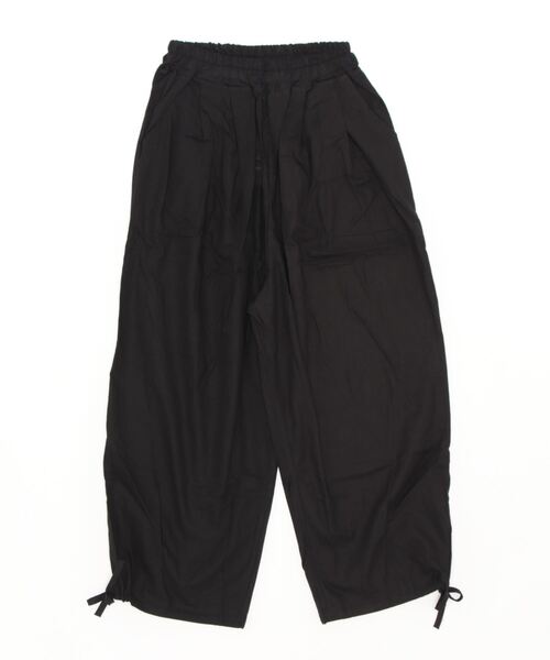 aimoha(アイモハ)の「ゆったりタック入りワイドパンツ(カーゴパンツ・レディース・ブラック/ベージュ・LARGE/MEDIUM/X-LARGE)」の4枚目の写真