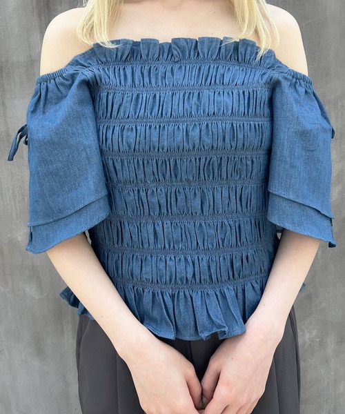 Lamoa(ラモア)の「【Lamoa】/デニムシャーリングブラウス(シャツ/ブラウス・レディース・ブルー・MEDIUM)」の2枚目の写真