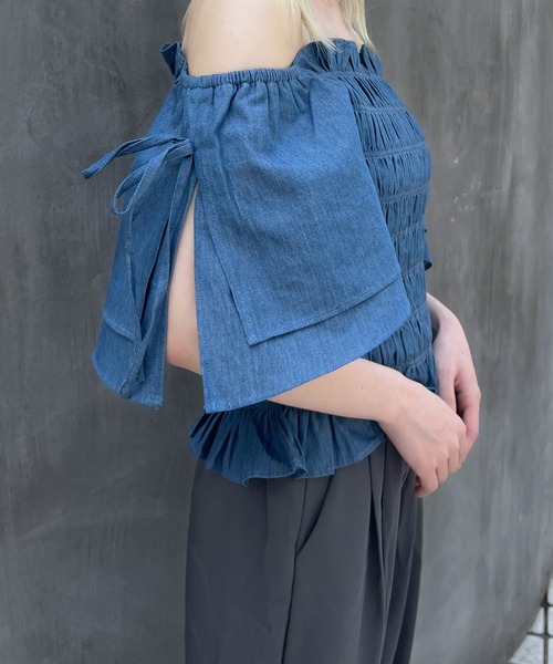 Lamoa(ラモア)の「【Lamoa】/デニムシャーリングブラウス(シャツ/ブラウス・レディース・ブルー・MEDIUM)」の4枚目の写真