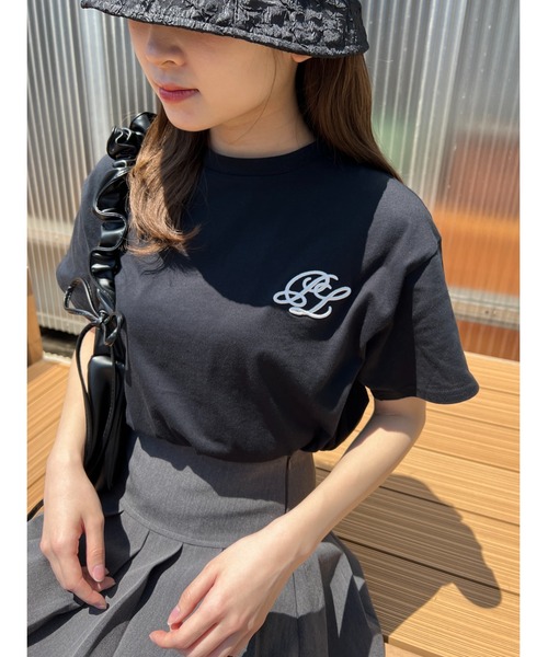 PHILLY(フィリー)の「ワンポイント刺繍Tシャツ(Tシャツ/カットソー・レディース・その他1/ブラック/オフホワイト・FREE)」の2枚目の写真