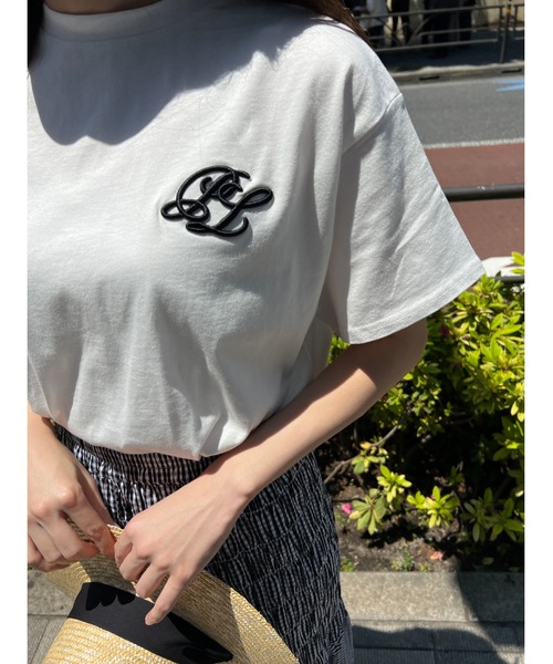 PHILLY(フィリー)の「ワンポイント刺繍Tシャツ(Tシャツ/カットソー・レディース・その他1/ブラック/オフホワイト・FREE)」の8枚目の写真