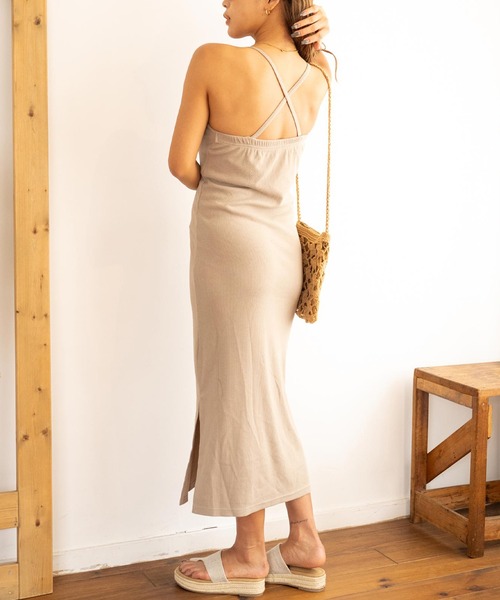 anap mimpi（アナップミンピ）の「カップ付バッククロスサイドスリットリブタイトワンピース（ワンピース・レディース・グリーン/ベージュ/ダークグレー・FREE）」の3枚目の写真