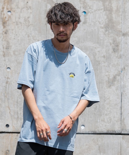 SILVER BULLET(シルバーバレット)の「『CavariA/キャバリア』ピグメント刺繍TEE(Tシャツ/カットソー・メンズ・サックスブルー/イエロー/ブラック・L/M)」の1枚目の写真