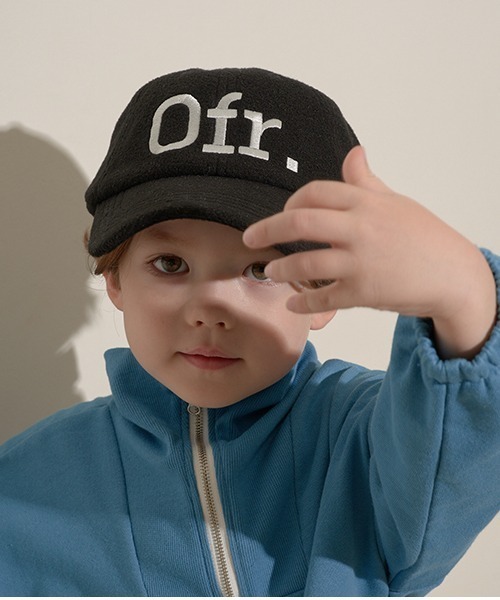 b・ROOM（ビールーム）の「ロゴ刺しゅうフリースキャップ（キャップ・キッズ・レモンイエロー/アイボリー/ブルー/ブラック・FREE）」の3枚目の写真