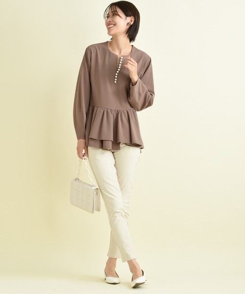 INTERPLANET(インタープラネット)の「カットジョーゼットパール付きブラウス(シャツ/ブラウス・レディース・ブラック/オフホワイト/モカ・FREE)」の21枚目の写真