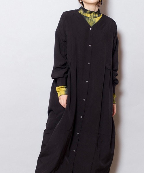 OSMOSIS(オズモーシス)の「2WAY配色切替コクーンワンピ-ス(ワンピース・レディース・ベージュ/ブラック/ストライプ・ONE SIZE)」の2枚目の写真