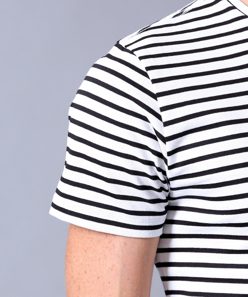 5351 POUR LES HOMMES（ゴーサンゴーイチプールオム）の「バスクボーダークルーネック（Tシャツ/カットソー・メンズ・ホワイト/ブラック/グレー・2/3）」の7枚目の写真