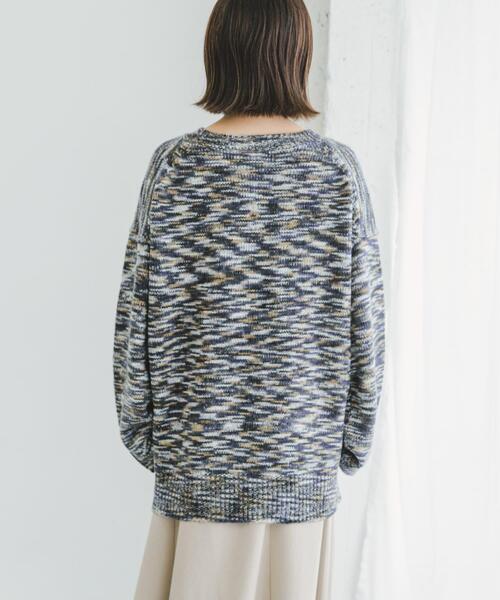 ITEMS URBANRESEARCH（アイテムズ アーバンリサーチ）の「『ユニセックス』カラーメランジクルーネックニット（ニット/セーター・レディース・ブラック/パープル/ブルー・FREE）」の8枚目の写真