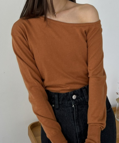 Olu.（オルドット）の「ワンショルダータイトニット（ニット/セーター・レディース・ピンク/ホワイト/オレンジ/ブラック/チャコールグレー/ブラウン/サーモンピンク・FREE）」の9枚目の写真