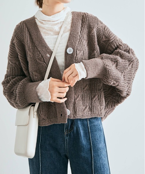 kirakiraShop(キラキラショップ)の「ウェーブ編み ケーブル ニット カーディガン(カーディガン/ボレロ・レディース・オフホワイト/ブラック/モカ・FREE)」の7枚目の写真