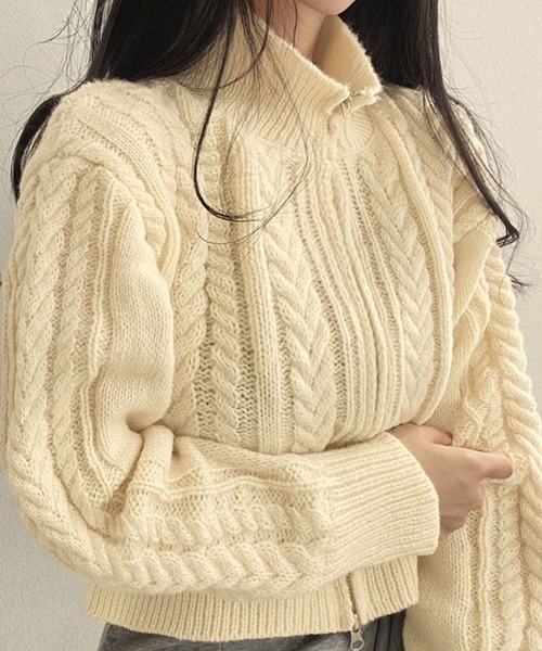 Jayro(ジャイロ)の「ダブルファスナークロップド丈ケーブル編みニットカーディガン(カーディガン/ボレロ・レディース・チャコールグレー/キナリ/グレー・FREE)」の5枚目の写真
