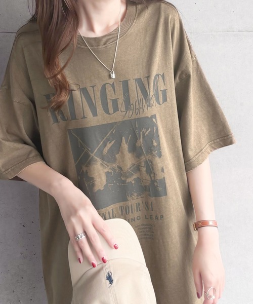 classicalelf（クラシカルエルフ）の「インパクトのあるプリントが魅力。綿100% 前後2wayアシッドウォッシュ 大人のロックバンドプリントTシャツ（Tシャツ/カットソー・レディース・ベージュ/チャコールグレー/ブルー/ホワイト・LARGE/X-LARGE/SMALL/MEDIUM）」の8枚目の写真