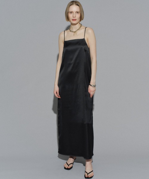 Fastener slit satin dress/ファスナースリットサテンドレス