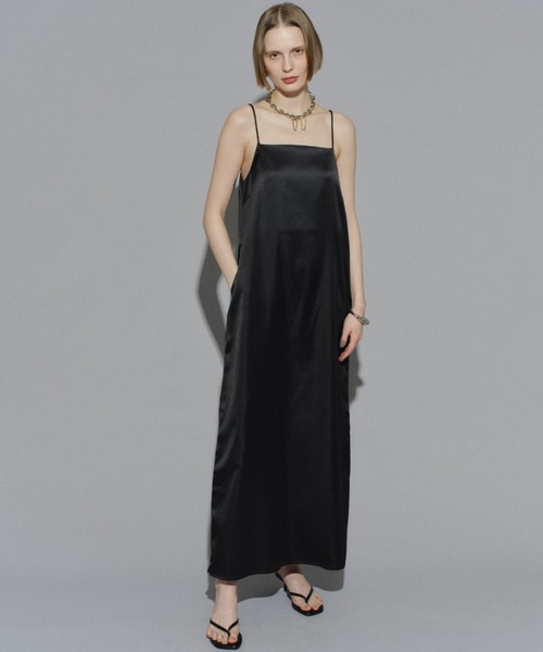 Fastener slit satin dress/ファスナースリットサテンドレス
