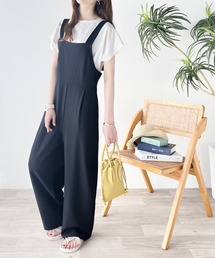 シンプルながらもこなれ感。バックシャーリングリネンライクサロペット