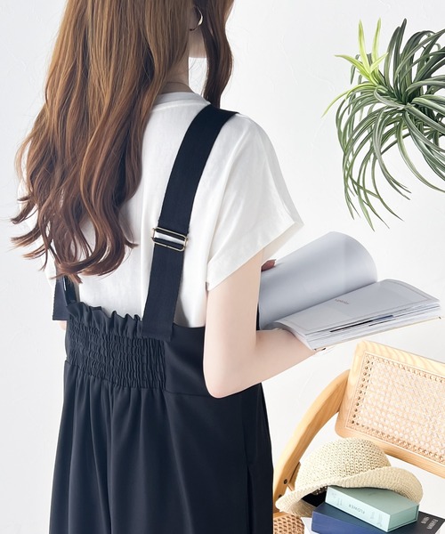 classicalelf（クラシカルエルフ）の「シンプルながらもこなれ感。バックシャーリングリネンライクサロペット（サロペット/オーバーオール）」｜詳細画像
