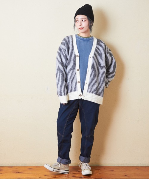 CUBE SUGAR（キューブシュガー）の「モヘアタッチジャガードゼブラ柄Vネックカーディガン（カーディガン/ボレロ・レディース・グレー/ピンク/ブルー・M）」の5枚目の写真