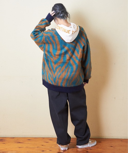 CUBE SUGAR（キューブシュガー）の「モヘアタッチジャガードゼブラ柄Vネックカーディガン（カーディガン/ボレロ・レディース・グレー/ピンク/ブルー・M）」の10枚目の写真